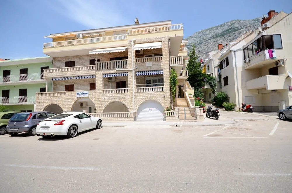 Apartments Ivo