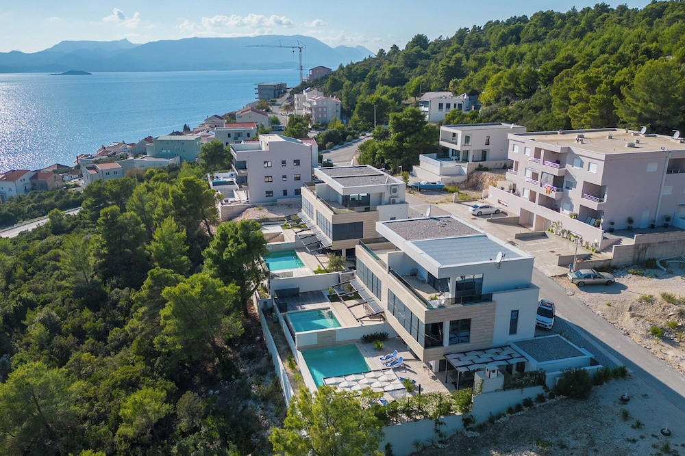 Villa Delux View