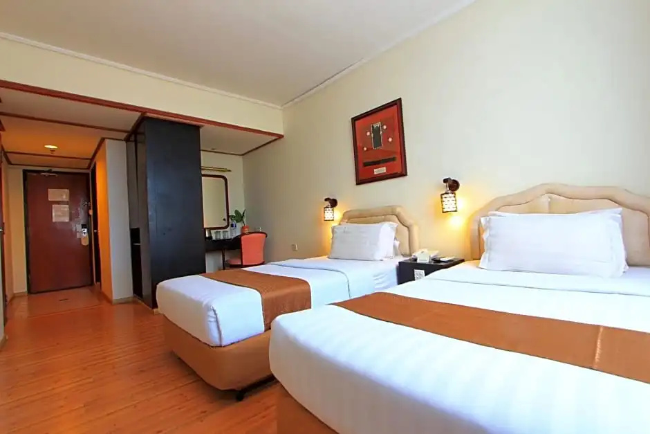 Telang Usan Hotel - Chambres