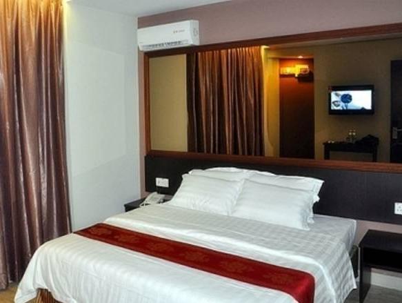 Goldenhill Hotel