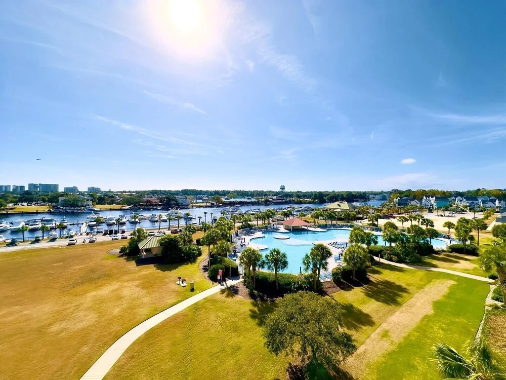 Barefoot Resort N Tower 601 4 Bedroom Condo by RedAwning