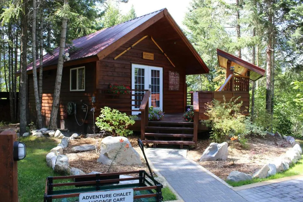 Cedar House Restaurant & Chalets