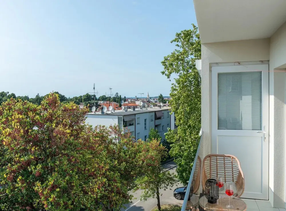 Premium Apartment With Patio