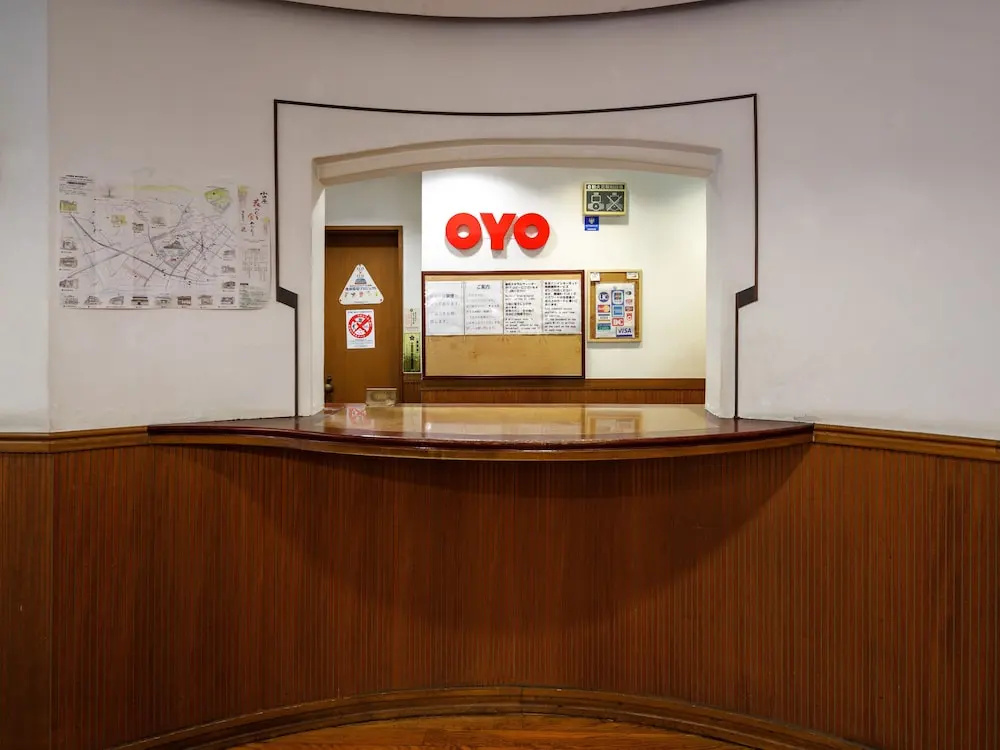 Lobby & Reception