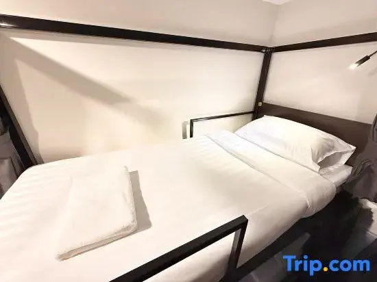 Bed in Dorm (female dorm)