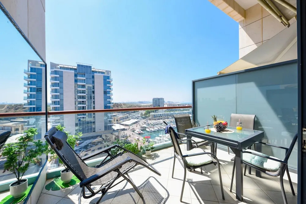 Deluxe 3 BD Marina Apartment in Herzylia