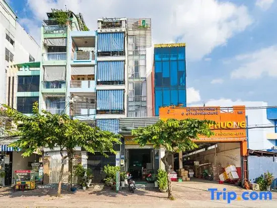 Collection O Dinh Dinh Hotel - Near Tan Son Nhat Airport — фото