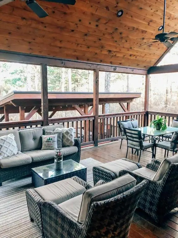 Stone Mountain Lodge 5000sqft 6 Bed Game Room Pool Table Hot Tub