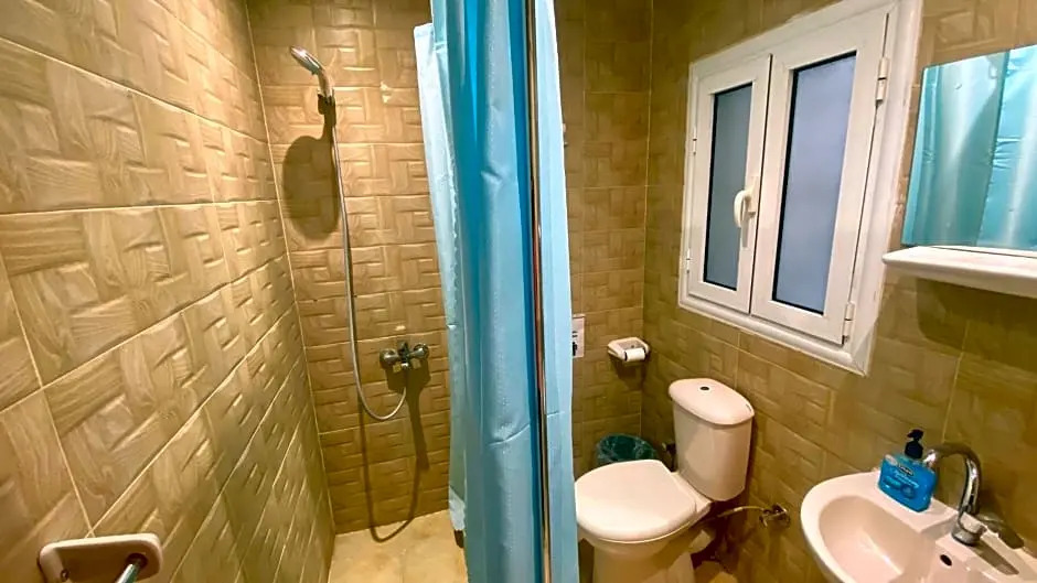 Seven Pyramids Inn - фото 9