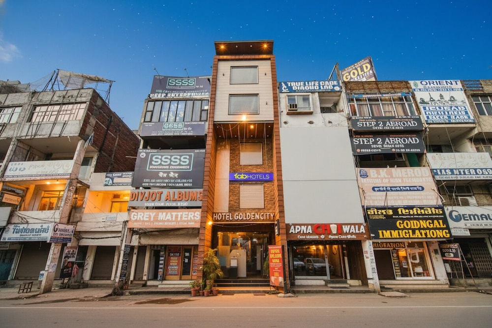 FabHotel Golden City
