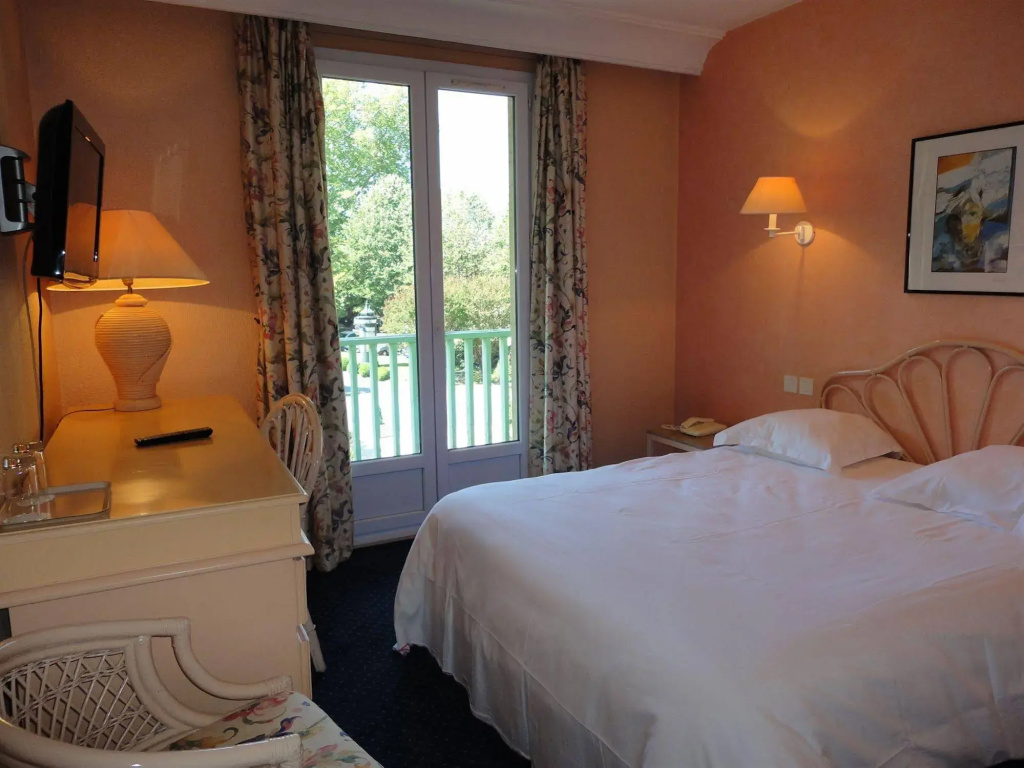 Logis Hôtels- Hôtel et Restaurant Domaine de Fompeyre - Général
