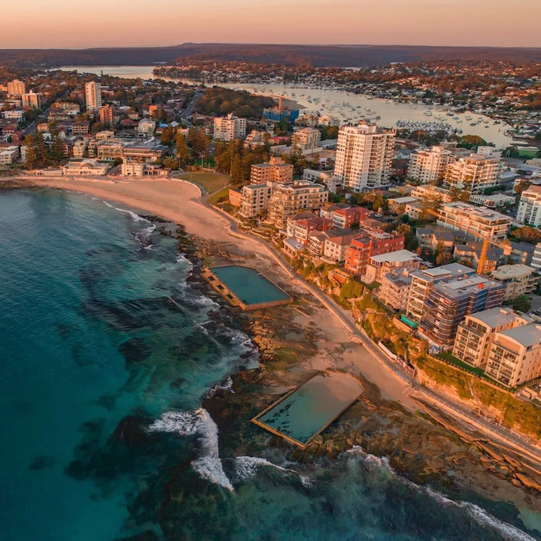 South Cronulla Apt Steps to Surf & Ocean Pools