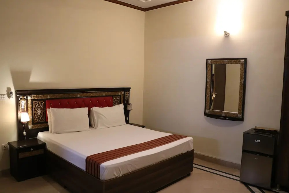 Lotus 1 Hotel