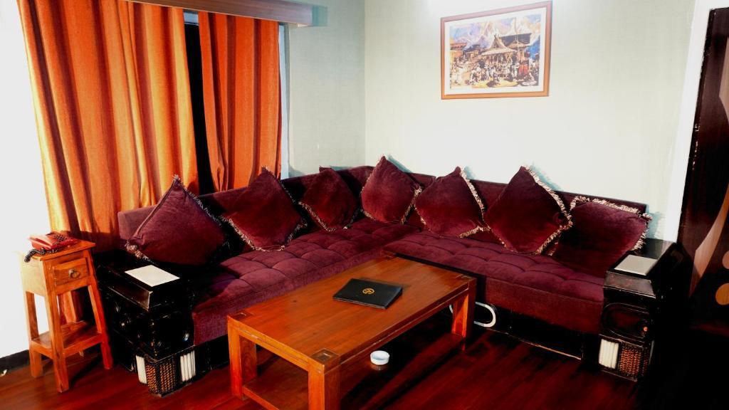 Люкс в Evaan Resorts Oakwood Hamlet Shoghi