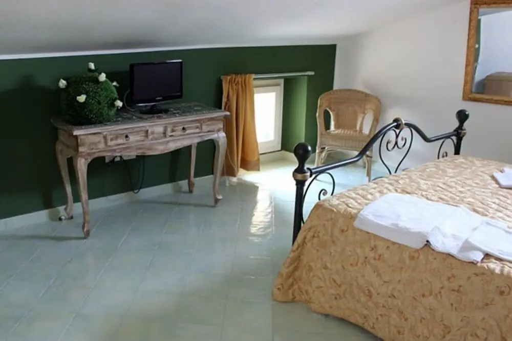Economy room