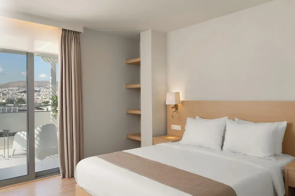 Deluxe Double room with harbour view (full double bed)