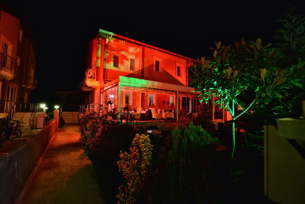 Assortie La Villa Hotel