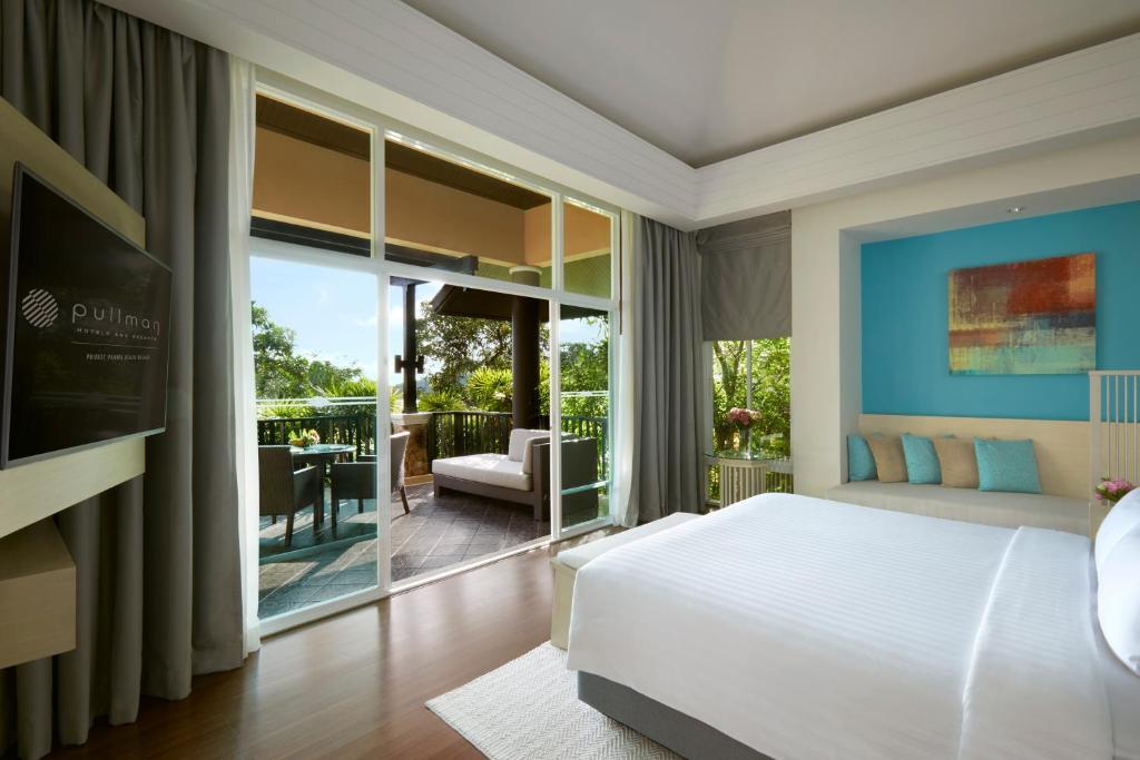 Двухместная Вилла с бассейном с видом на сад двуспальная кровать в Pullman Phuket Panwa Beach Resort