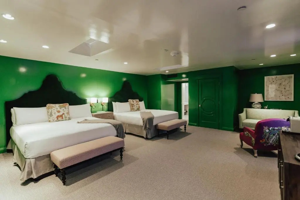 Deluxe Quadruple room
