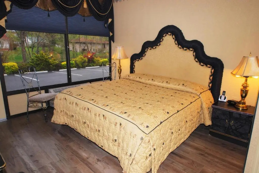 Deluxe Double Basement room (full double bed)