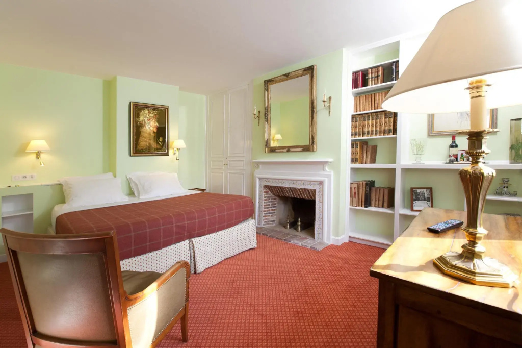 Relais Du Louvre 71