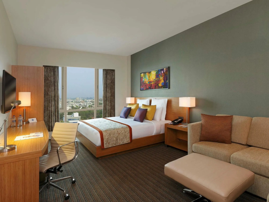 Novotel Lucknow Gomti Nagar Hotel — фото 4