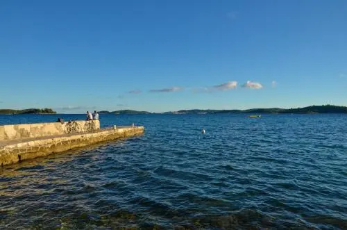 Beach & Waterfront