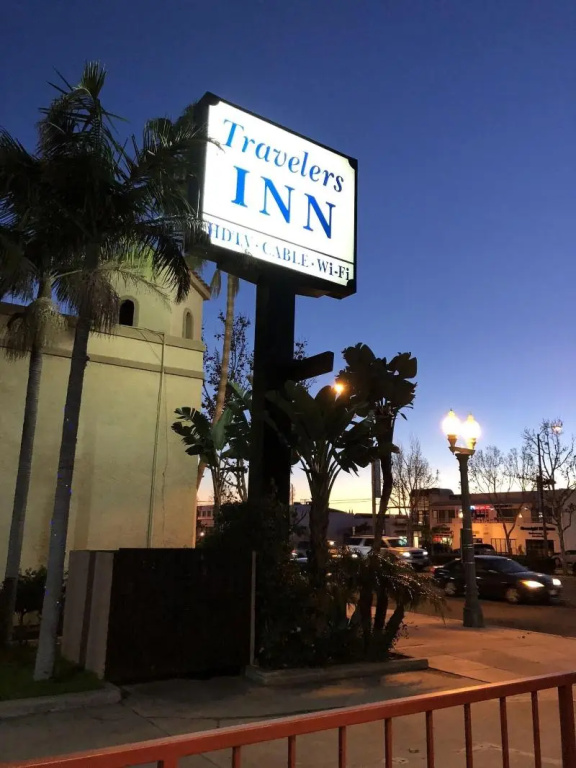 Travelers Inn — фото