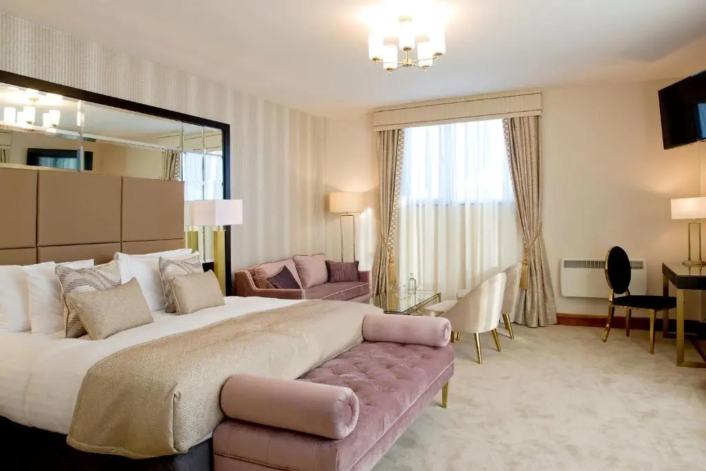 Deluxe Suite