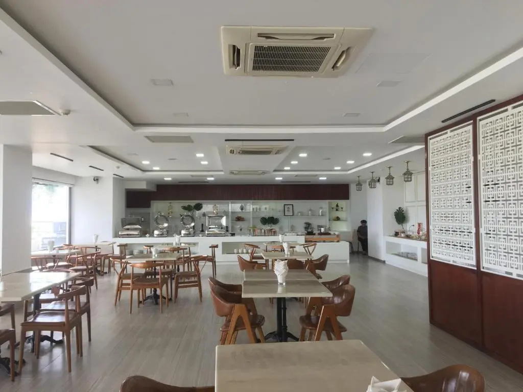 Food & Beverage