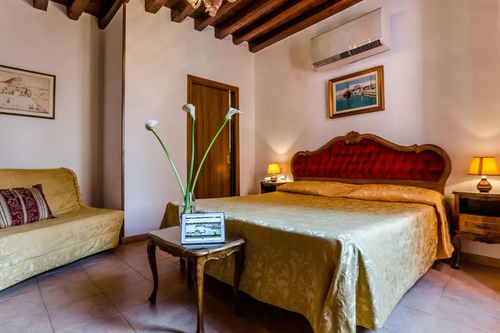 Triple room