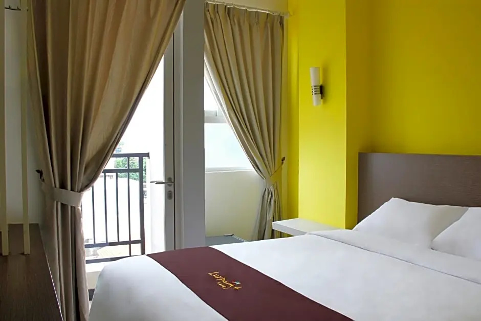 Luxpoint Hotel Surabaya - Chambres