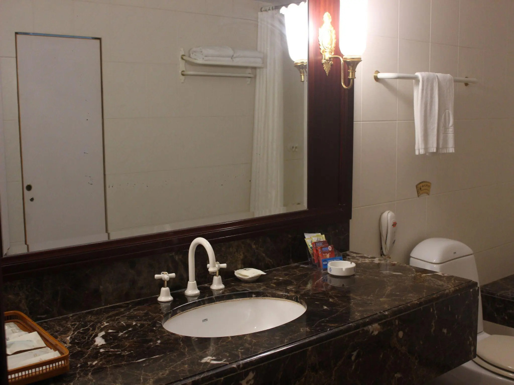 Comfort room