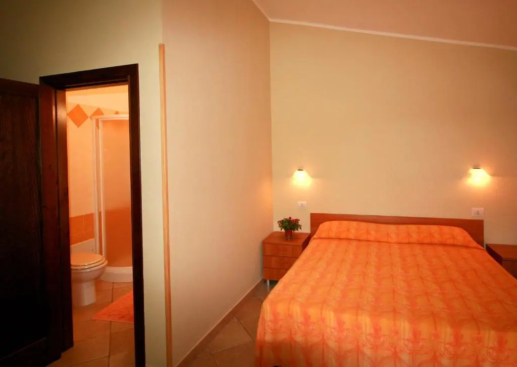 Standard Double room with sea view (full double bed)