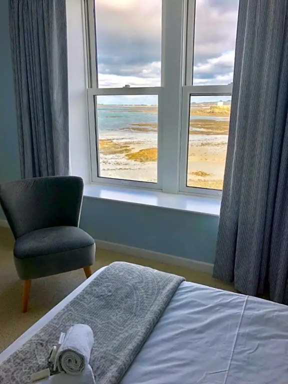 Deluxe Double room with sea view (full double bed)