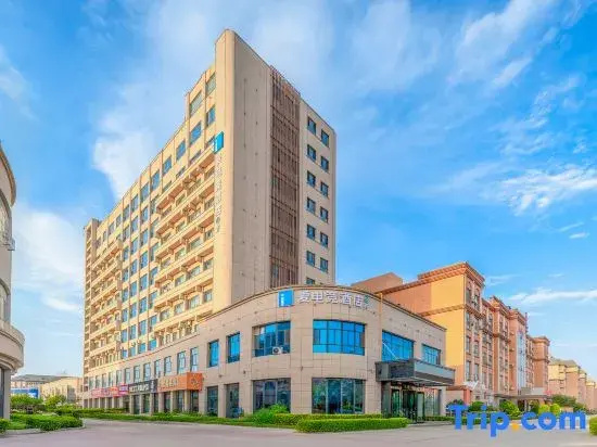 i Electronic Sports Hotel