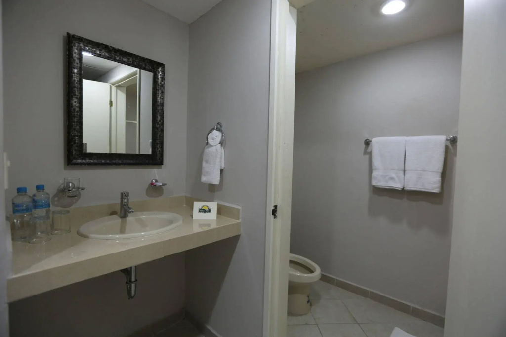 Boca Inn Hotel & Suites - Général