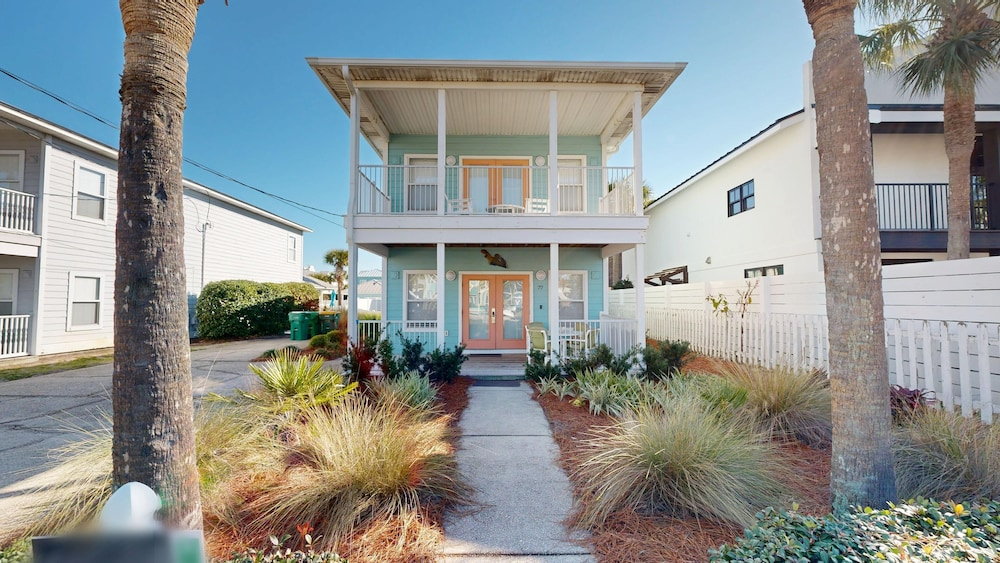 Toes In The Sand 4 Bedroom Home