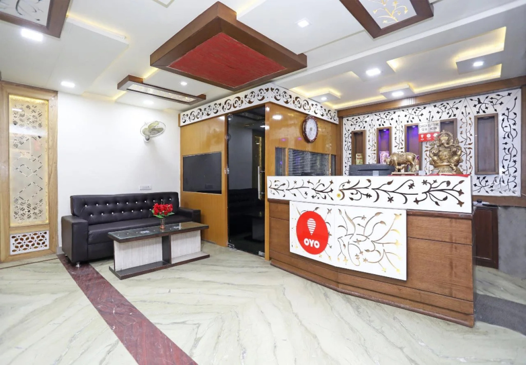 Lobby & Reception