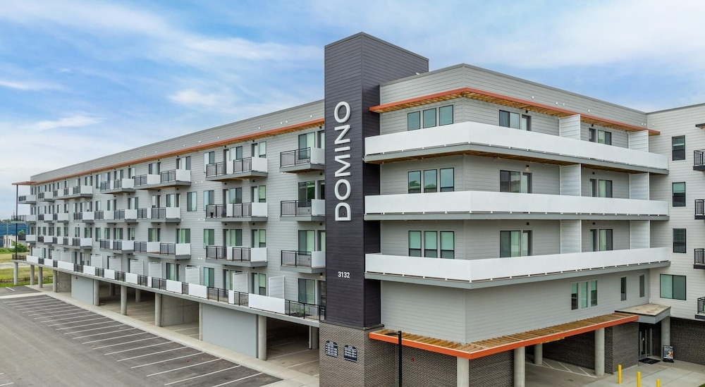 Landing Furnished Apartments Near Northside