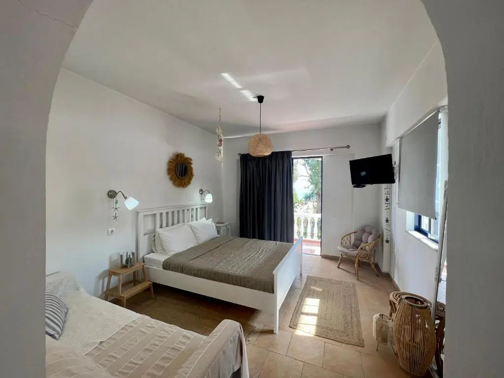 Deluxe Double Studio (full double bed)