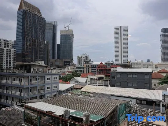 Holy Hostel Sathorn