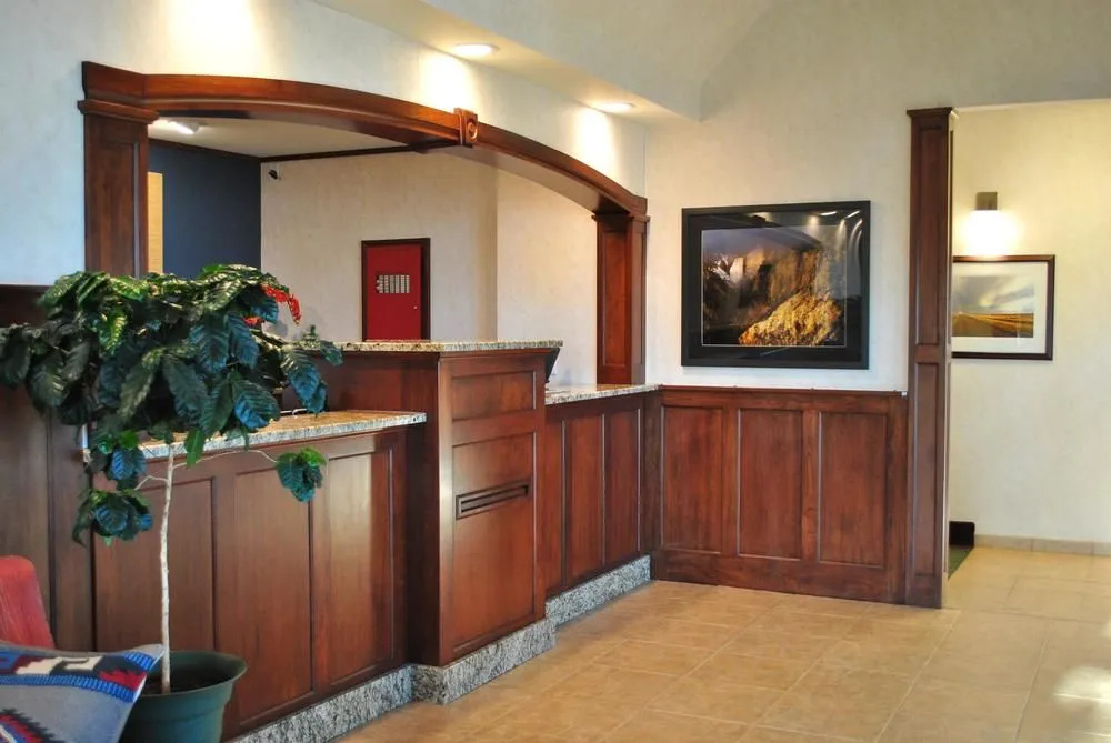 Lobby & Reception
