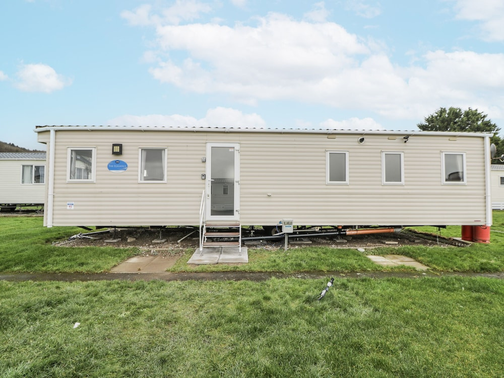 Brynowen Holiday Park - 22432