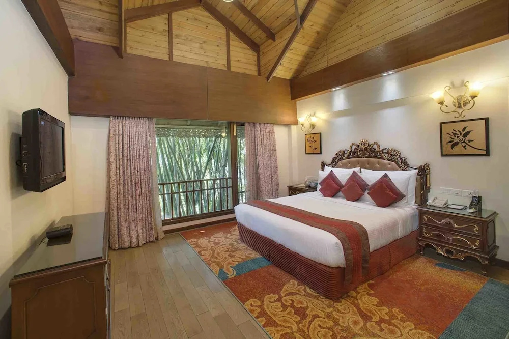 Suite with balcony