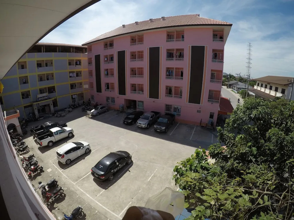 Bun Som Apartment