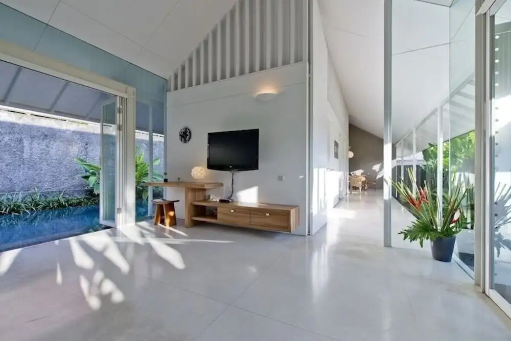 Villa White