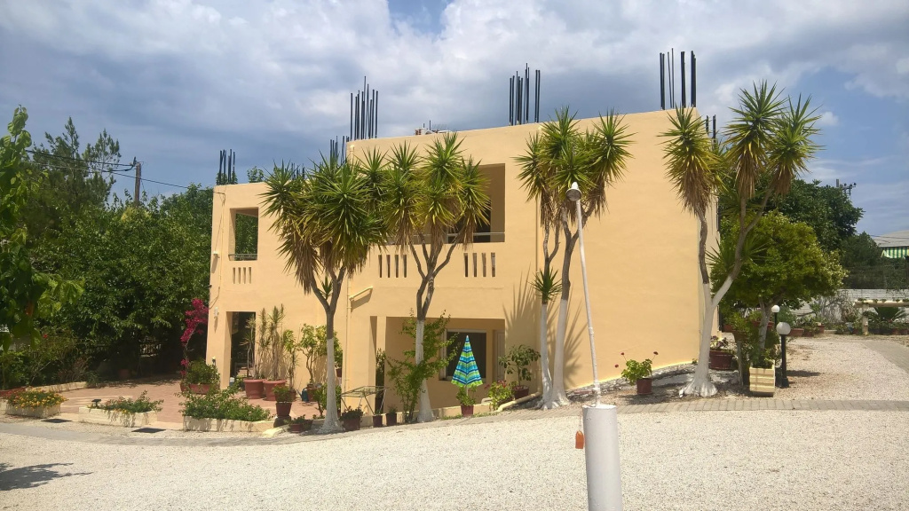Zinovia Apartments & Studio