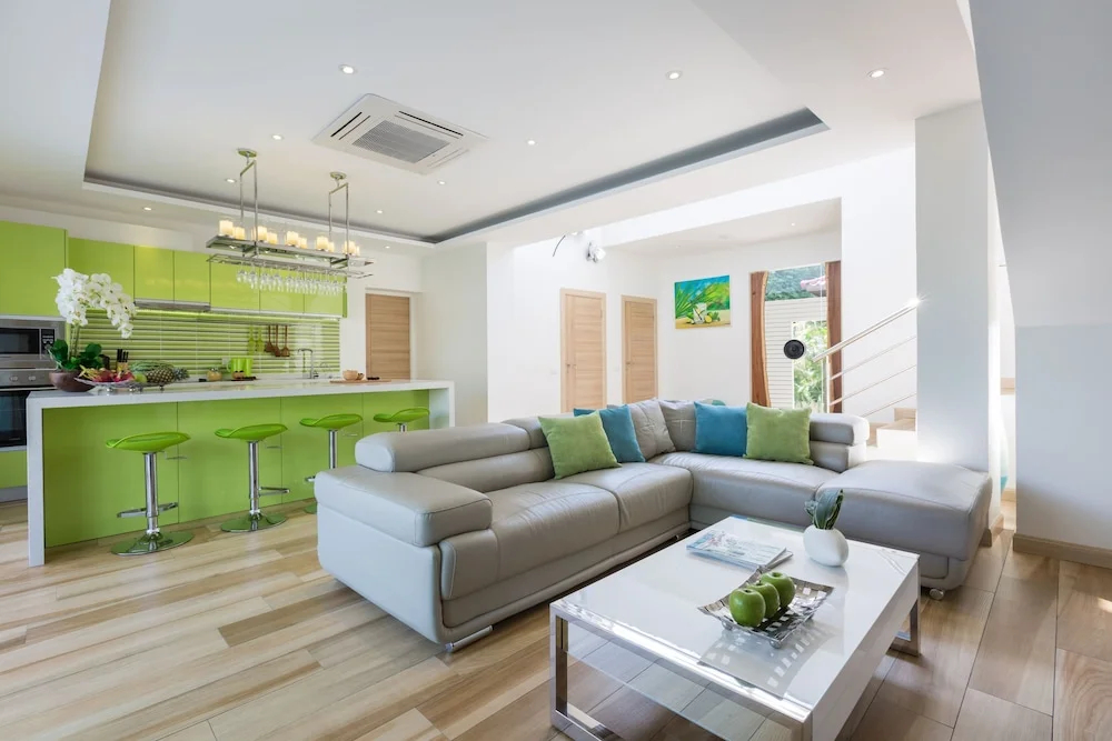 三臥室豪華雙拼別墅，享有泳池景致