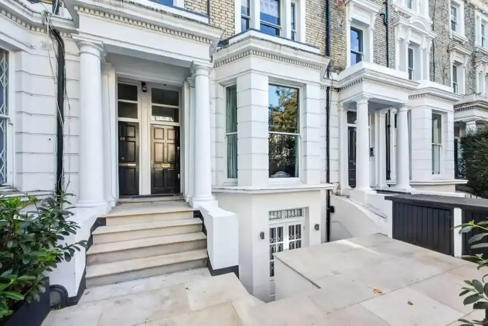 Elegant 2 Bed Apt in Kensington Olympia